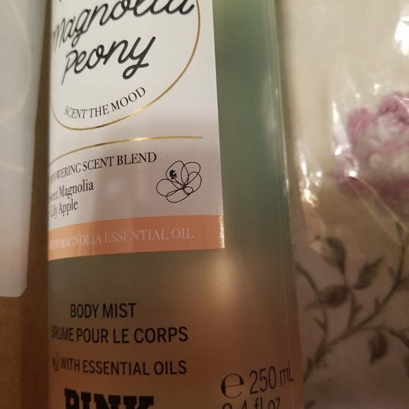 PinkVictoria Secret Magnolia Peony 8.4 fl.oz.Victoria's Secret body sprayNew - Picture 3 of 7